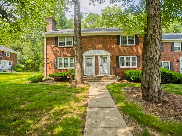 12 Brandywine Lane #12, Suffield, CT 06078