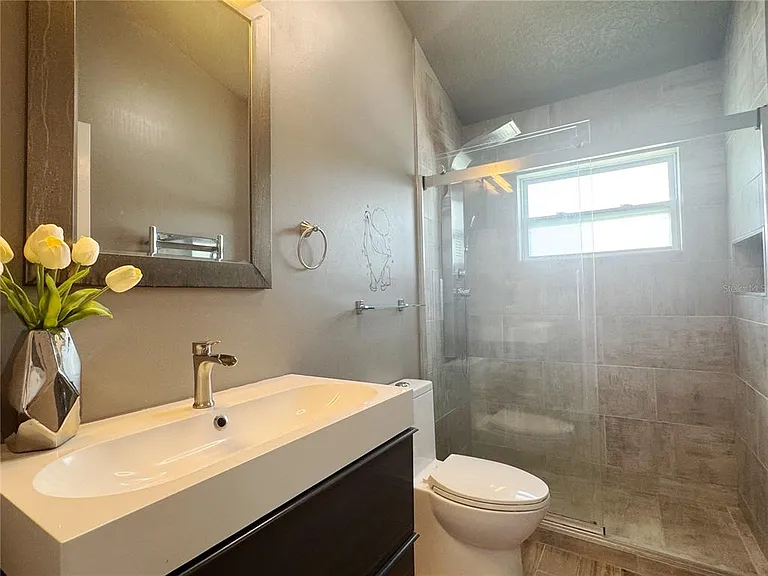 824 Palm Cove Dr — Photo 31