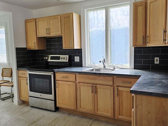 4th image of 115 Seeley Rd
