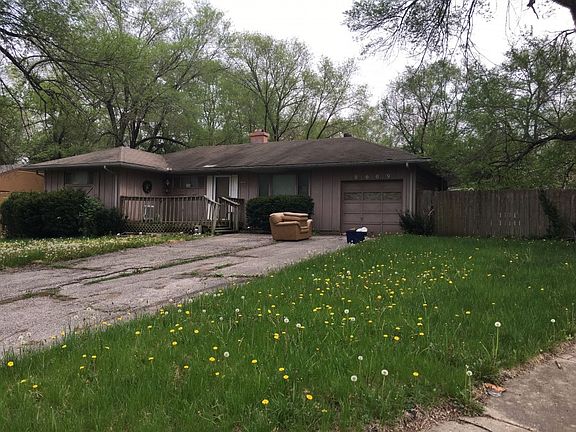 3rd image of 8609 E 114th St