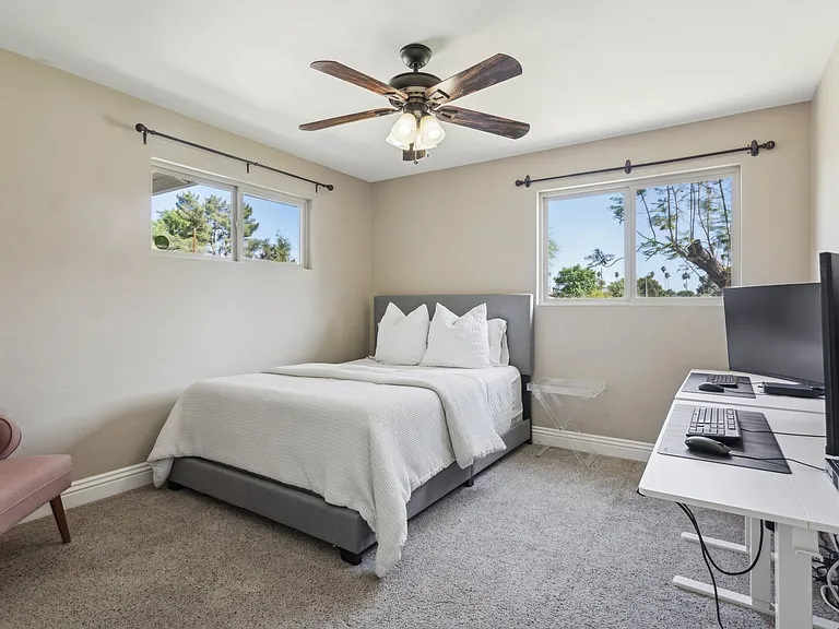3102 E Whitton Ave — Photo 26