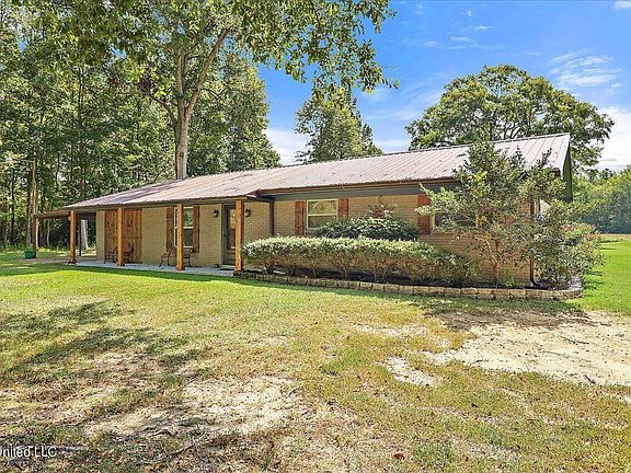 2nd image of 417 Gill Rd