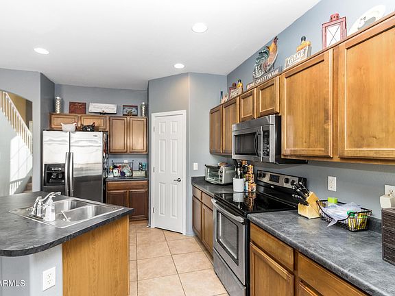 3rd image of 280 W Seven Seas Dr
