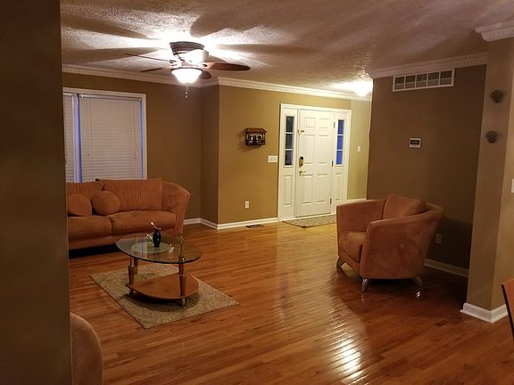 5th image of 3108 Castlemain Dr