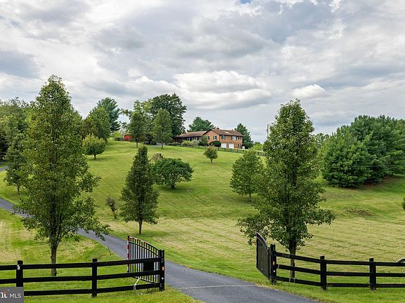 3rd image of 308 Stonewall Rd