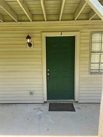 721 Heavens Dr #3 — Photo 2