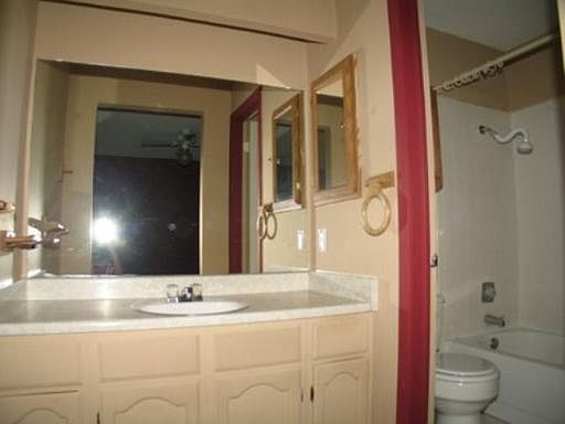 3rd image of 1030 HICKORY TRL