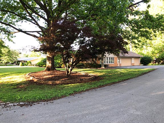 4th image of 173 Country Club Ter
