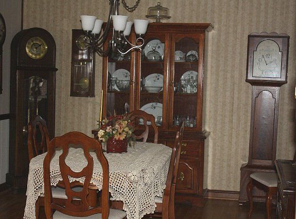 5th image of 1025 Parkwood Pl