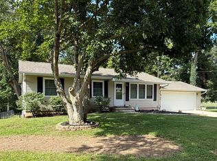 810 Sarah Dr, Decatur, IL 62526