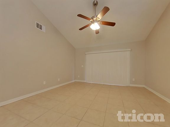 3rd image of 1627 Chatham Cir