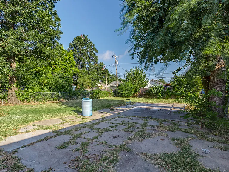 1723 W Park Pl — Photo 52