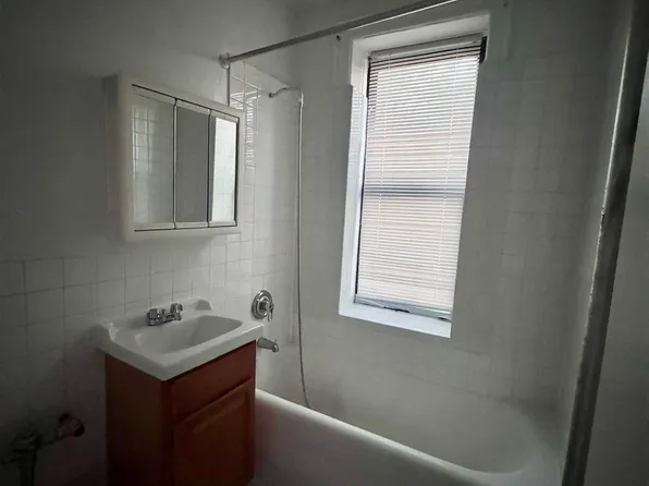 57 Avenue O image 4 of 7