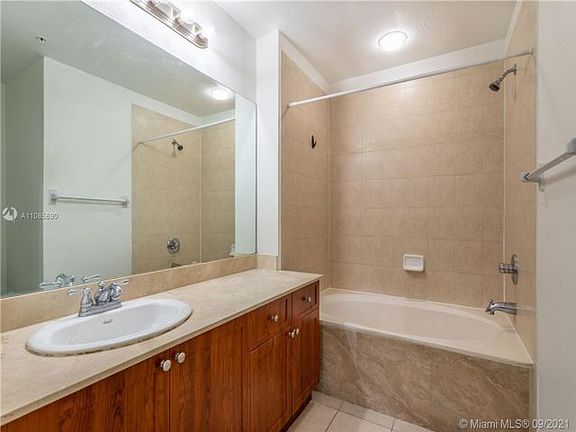 4th image of 10805 NW 89th Ter Unit 103-4