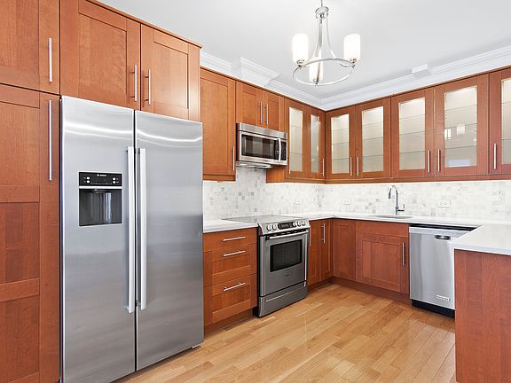 2nd image of 975 2nd Ave APT 1A