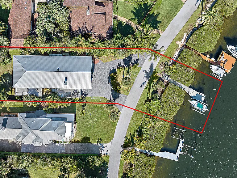 12140 SE Indian River Dr N — Photo 49