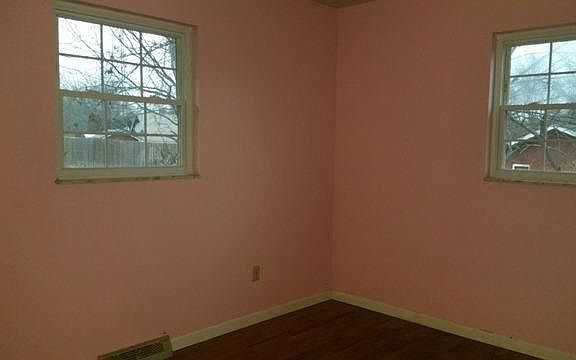 5th image of 484 N 11th St