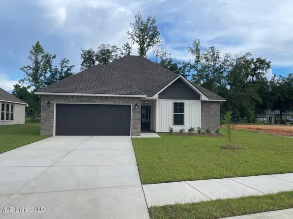 8 Alexandria Grace Dr, Long Beach, MS 39560