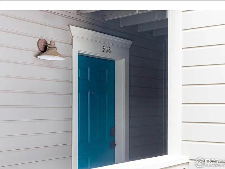 1405 Broadway St #203 — Photo 15