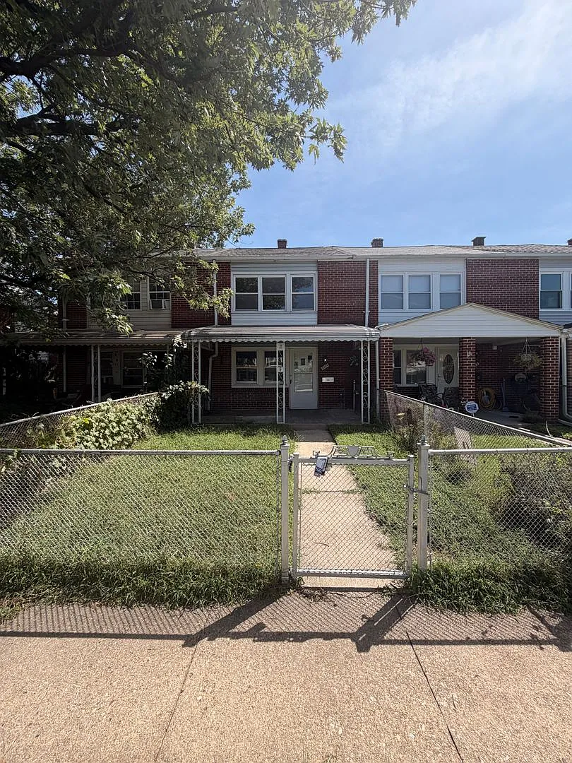 Kelmore Property Coming Soon — Photo 1
