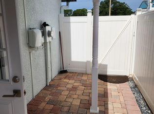 6807 Robinswood Ln #1, Tampa, FL 33634