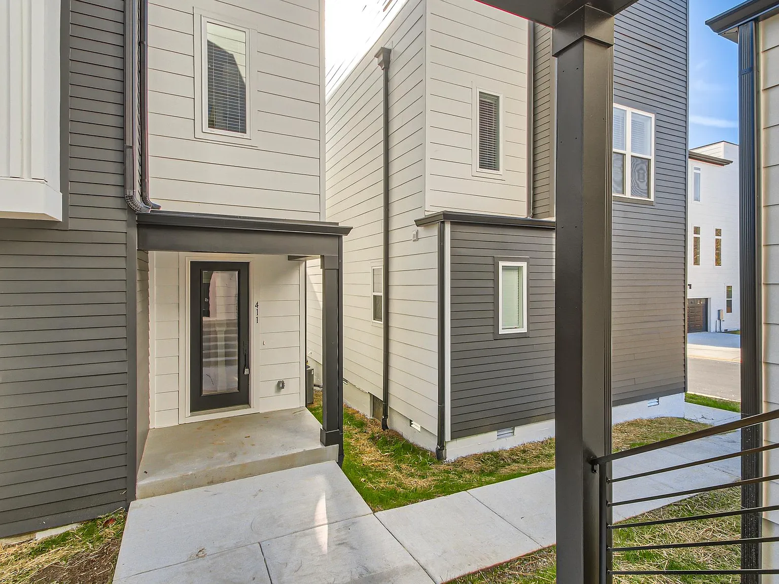 3 bed, 3.5 bath, 2118 sqft, $2,650 — Photo 4