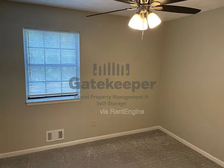 7345 Chaucer Ct — Photo 10