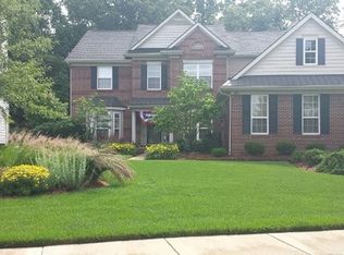 23 Blackberry Dr, White Lake, MI 48386