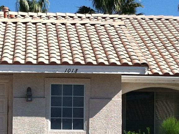 2nd image of 1018 Indian Hollow Ave