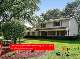 36W395 Barton Dr, Saint Charles, IL