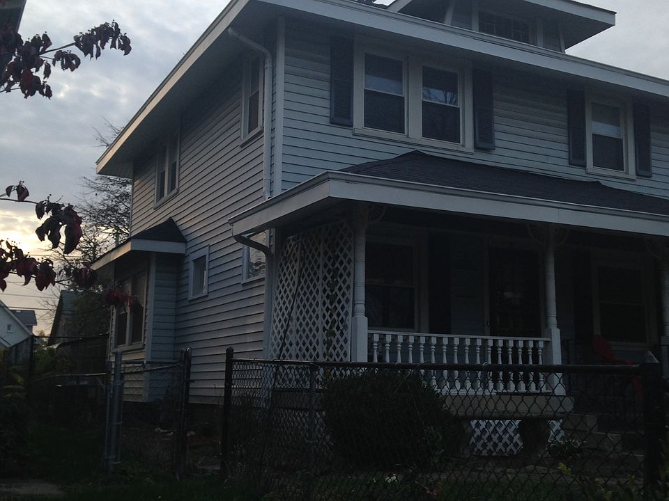 2nd image of 68 N Dearborn St
