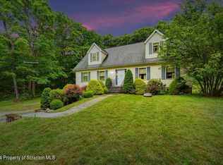 45 W Shore Dr, Lake Ariel, PA 18436