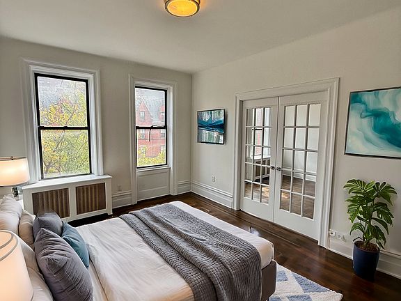 5th image of 206 W 104th St APT 43
