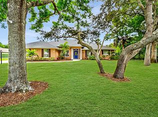 220 39th Ct, Vero Beach, FL 32968