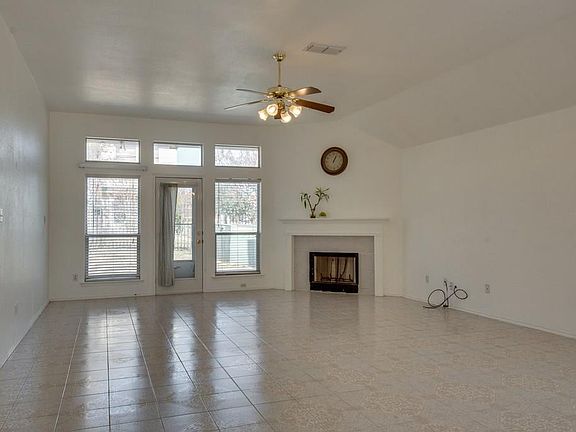 3rd image of 8841 San Joaquin Trl