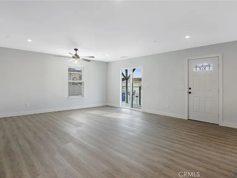 15242 Eastwood Ave — Photo 4