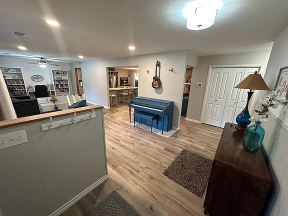 3rd image of 3717 Northcrest Dr