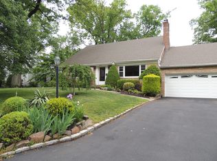 310 Garrett Rd, Mountainside, NJ 07092