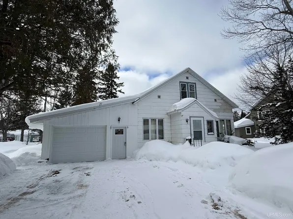 175 N Maple St, Gwinn, MI 49841