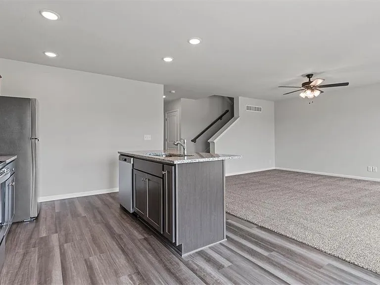 730 Connor St — Photo 4