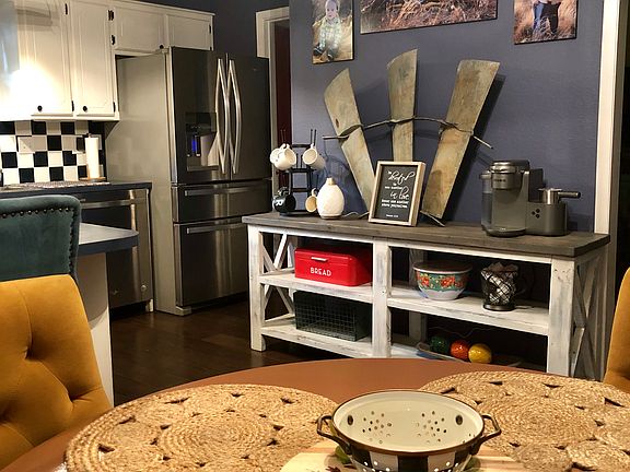 3rd image of 526 Alto Cir