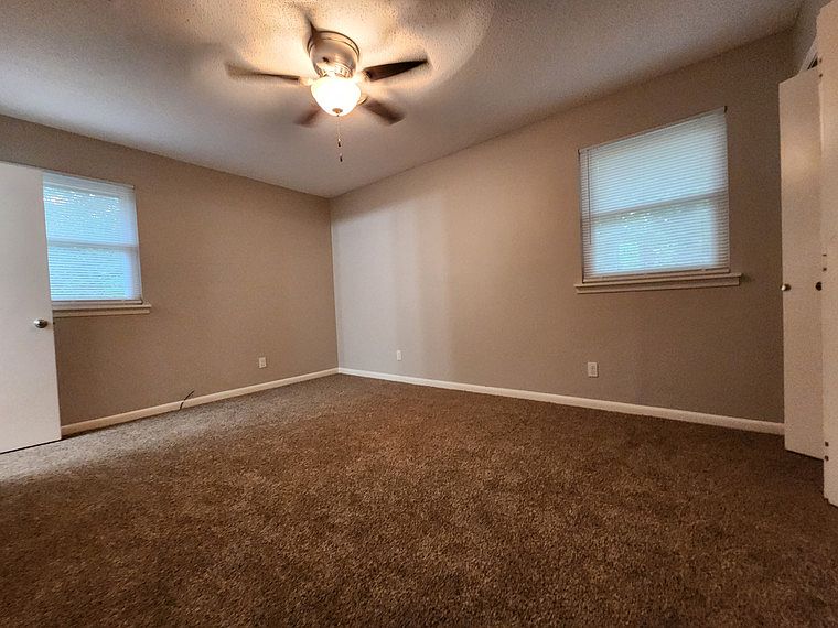 1st image of 612 Lindenhurst Dr