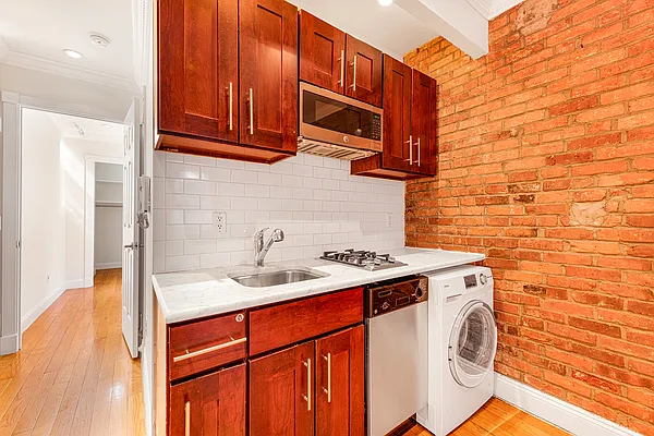 Rented by REAL New York | media 9