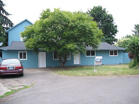 1st image of 3020 Loucks Ct NE