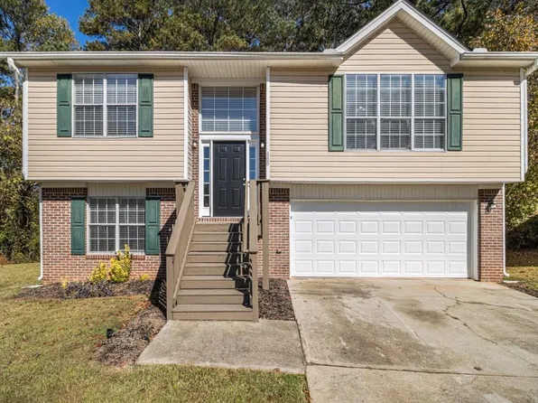 488 Barclay Ct, Stone Mountain, GA 30083