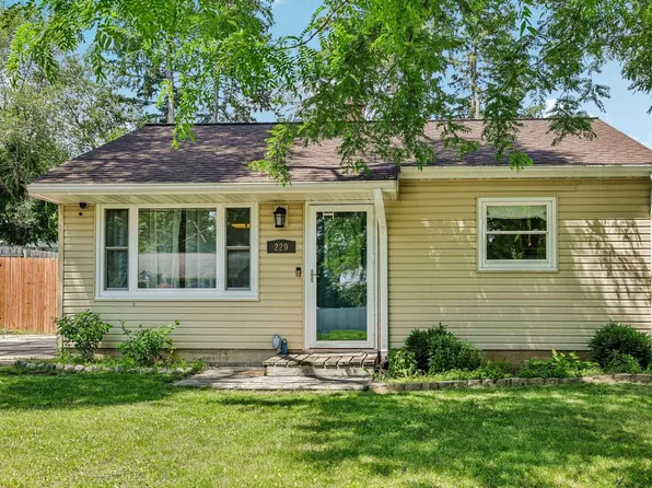 229 Winnebago Ave, Portage, WI 53901