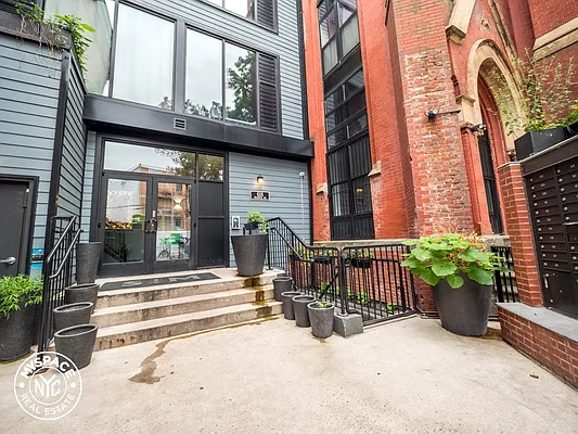 Rented by MySpaceNYC | media 28