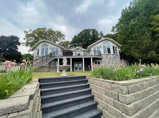10 Venetian Village Rd, Culver, IN 46511