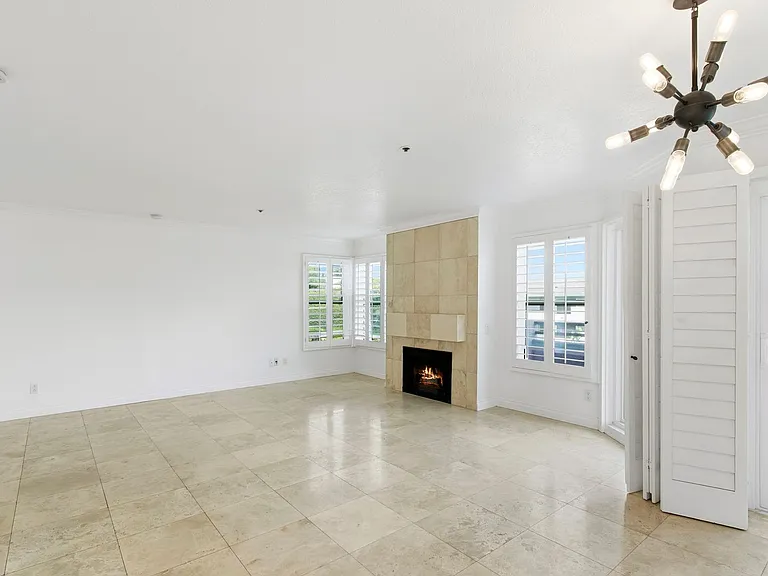 260 Cagney Ln #114 — Photo 10
