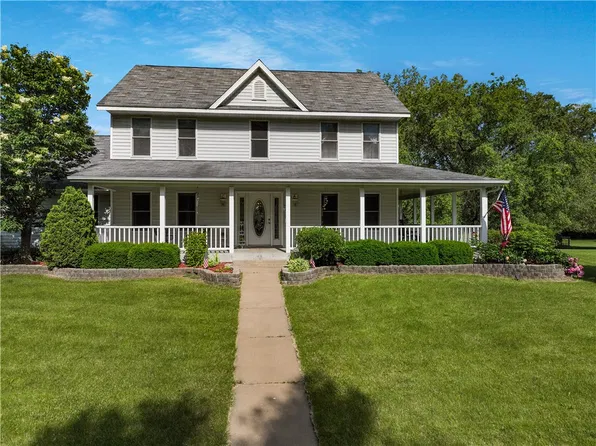 1910 Shorehaven Drive, Menomonie, WI 54751